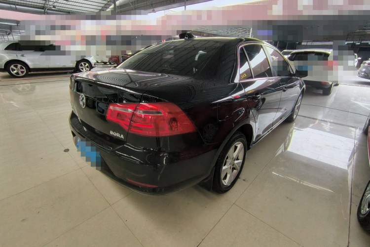 Used Volkswagen Bora 2015 Value Edition 1.6L Automatic Comfort Version Rear Right 45 Deg