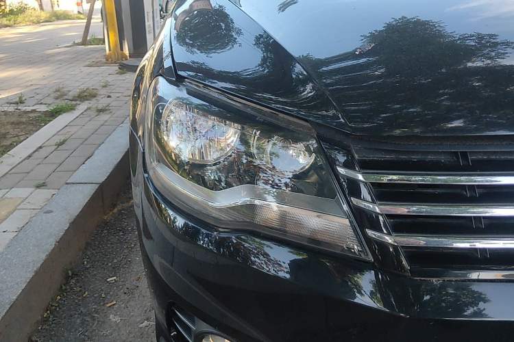 Used Volkswagen Bora 2015 Zhuihui Edition 1.6L Manual Comfort Model Right Front Headlight