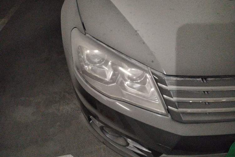 Used Volkswagen Bora 2015 Zhuihui Edition 1.6L Manual Comfort Model Right Front Headlight