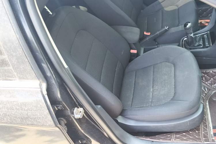 Used Volkswagen Bora 2015 Value Edition 1.6L Manual Fashionable Style Right Front Seat