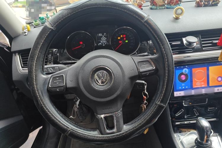 Used Volkswagen Bora 2015 Value Edition 1.6L Automatic Comfort Version Steering Wheel