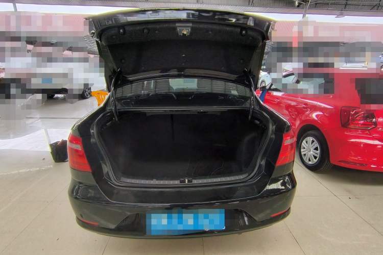 Used Volkswagen Bora 2015 Value Edition 1.6L Automatic Comfort Version Trunk