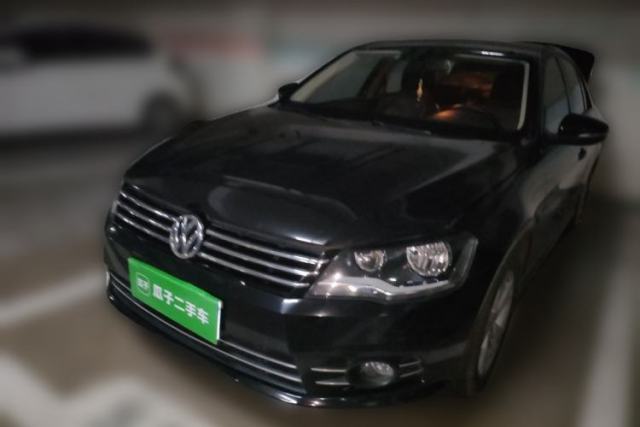Volkswagen Bora 2015 Value Edition 1.6L Manual Fashionable Style usata