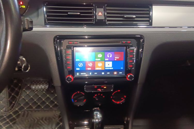Used Volkswagen Bora 2015 Qihui Edition 1.6L Automatic Fashion Model Audio And AC Panel