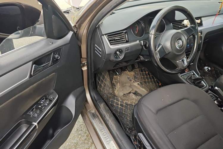 Used Volkswagen Bora 2015 Value Edition 1.6L Manual Fashionable Style Driver Seat