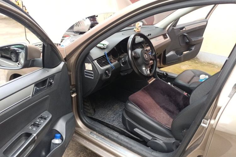 Used Volkswagen Bora 2015 Zhuihui Edition 1.6L Manual Comfort Model Driver Seat