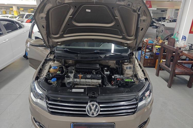 Used Volkswagen Bora 2015 Value Edition 1.6L Automatic Comfort Version Engine Bay