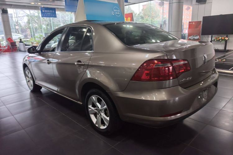 Used Volkswagen Bora 2015 Value Edition 1.6L Automatic Comfort Version Exterior 4