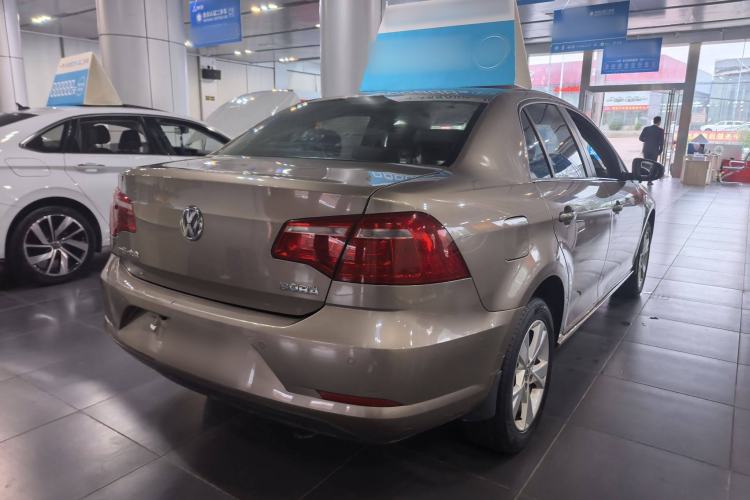 Used Volkswagen Bora 2015 Value Edition 1.6L Automatic Comfort Version Exterior 6