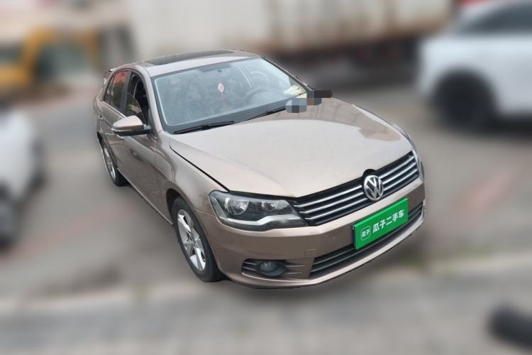 Used Volkswagen Bora 2015 Value Edition 1.6L Automatic Comfort Version Front Right 45 Deg
