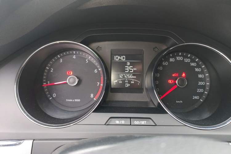 Used Volkswagen Bora 2015 Value Edition 1.6L Manual Fashionable Style Instrument Cluster