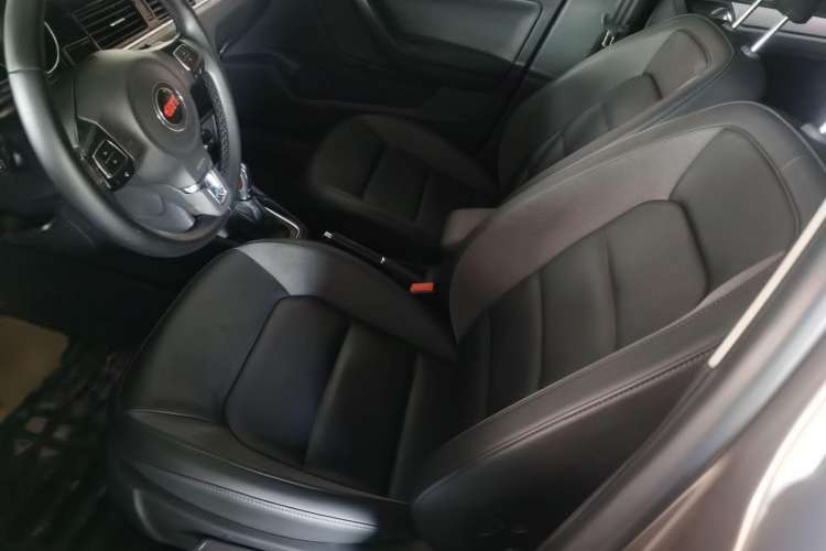 Used Volkswagen Bora 2015 Value Edition 1.6L Automatic Comfort Version Interior 2