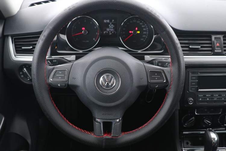 Used Volkswagen Bora 2015 Value Edition 1.6L Automatic Comfort Version Interior 2