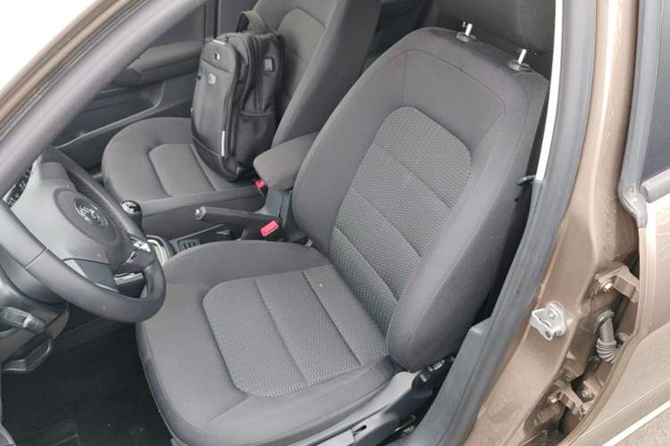 Used Volkswagen Bora 2015 Value Edition 1.6L Manual Fashionable Style Left Front Seat