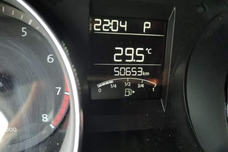 Used Volkswagen Bora 2015 Qihui Edition 1.6L Automatic Fashion Model Odometer Close Up