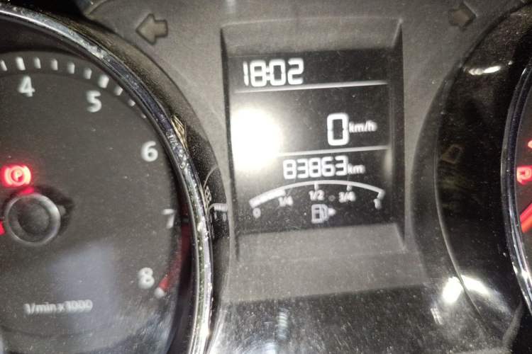 Used Volkswagen Bora 2015 Zhuihui Edition 1.6L Manual Comfort Model Odometer Close Up