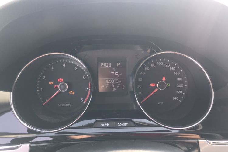 Used Volkswagen Bora 2015 Value Edition 1.6L Automatic Comfort Version Odometer Close Up