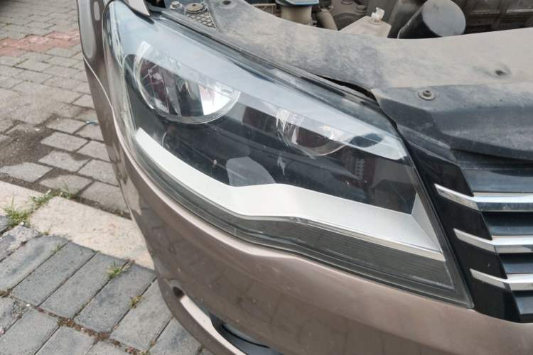 Used Volkswagen Bora 2015 Value Edition 1.6L Automatic Comfort Version Right Front Headlight