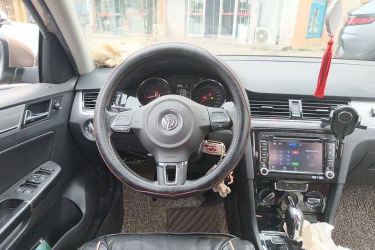 Used Volkswagen Bora 2015 Value Edition 1.6L Automatic Comfort Version Steering Wheel