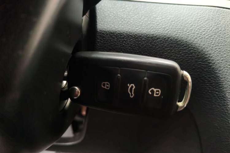Used Volkswagen Bora 2015 Qihui Edition 1.6L Automatic Fashion Model Vehicle Key