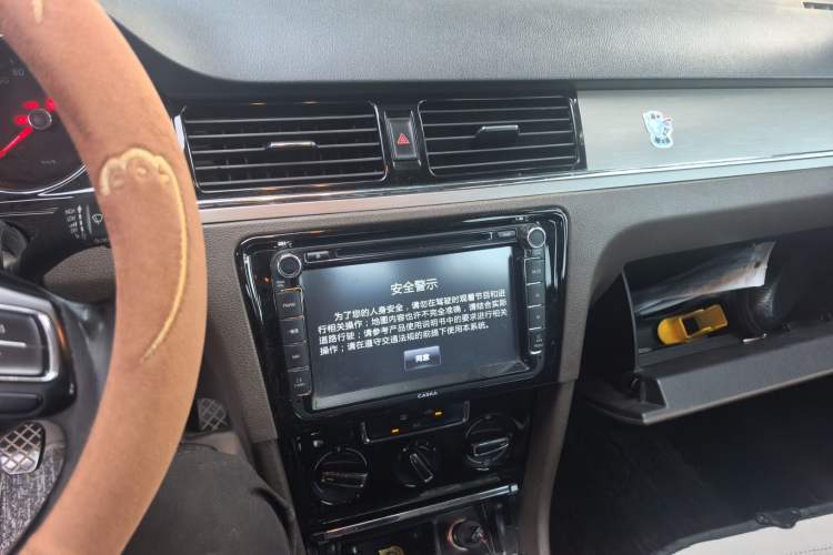 Used Volkswagen Bora 2015 Zhuihui Edition 1.6L Manual Comfort Model Audio And AC Panel
