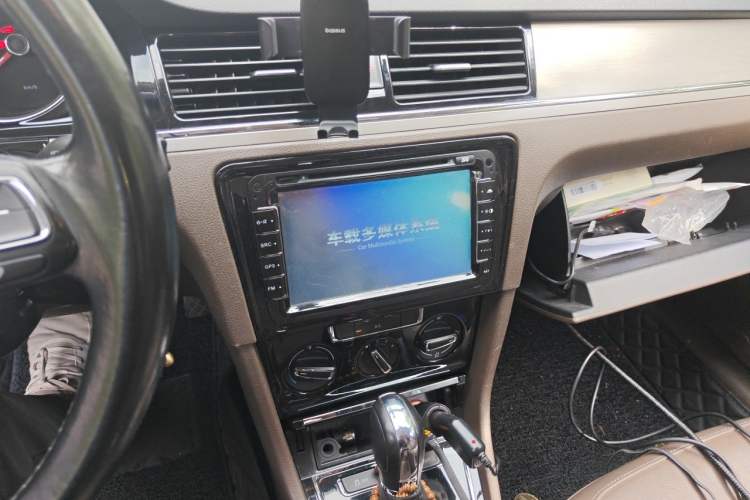 Used Volkswagen Bora 2015 Value Edition 1.6L Automatic Comfort Version Audio And AC Panel