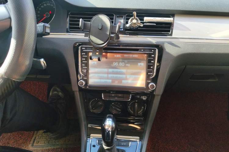 Used Volkswagen Bora 2015 Qihui Edition 1.6L Automatic Fashion Model Audio And AC Panel