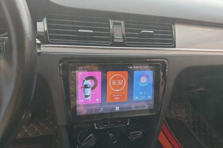 Used Volkswagen Bora 2015 Value Edition 1.6L Automatic Comfort Version Audio And AC Panel