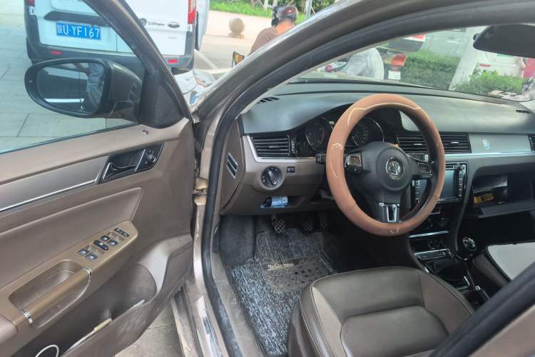 Used Volkswagen Bora 2015 Zhuihui Edition 1.6L Manual Comfort Model Driver Seat