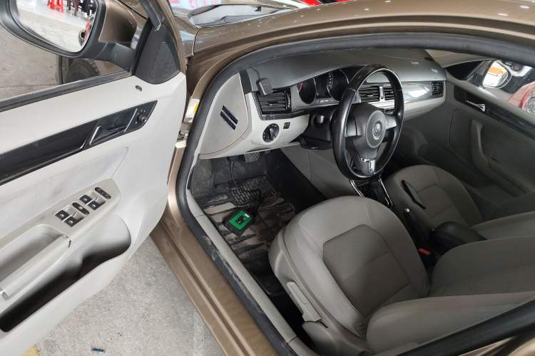 Used Volkswagen Bora 2015 Qihui Edition 1.6L Automatic Fashion Model Driver Seat