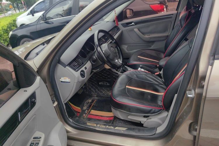 Used Volkswagen Bora 2015 Qihui Edition 1.6L Automatic Fashion Model Driver Seat