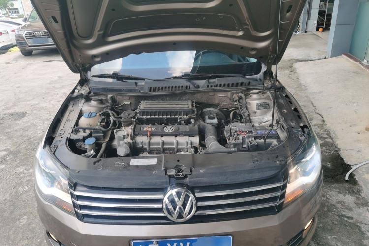 Used Volkswagen Bora 2015 Qihui Edition 1.6L Automatic Fashion Model Engine Bay