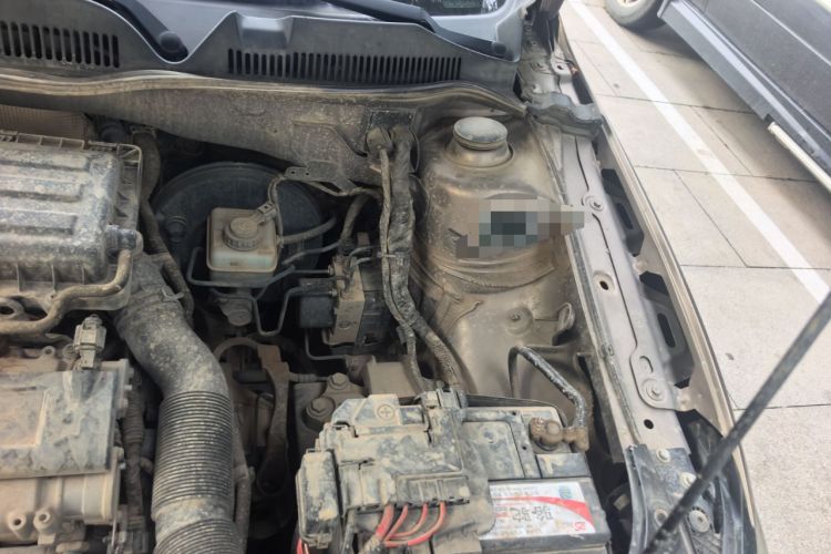 Used Volkswagen Bora 2015 Zhuihui Edition 1.6L Manual Comfort Model Engine Bay Left