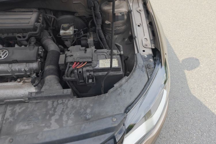 Used Volkswagen Bora 2015 Value Edition 1.6L Automatic Comfort Version Engine Bay Left
