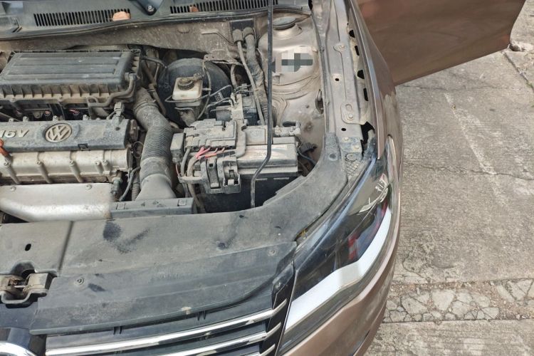 Used Volkswagen Bora 2015 Value Edition 1.6L Automatic Comfort Version Engine Bay Left