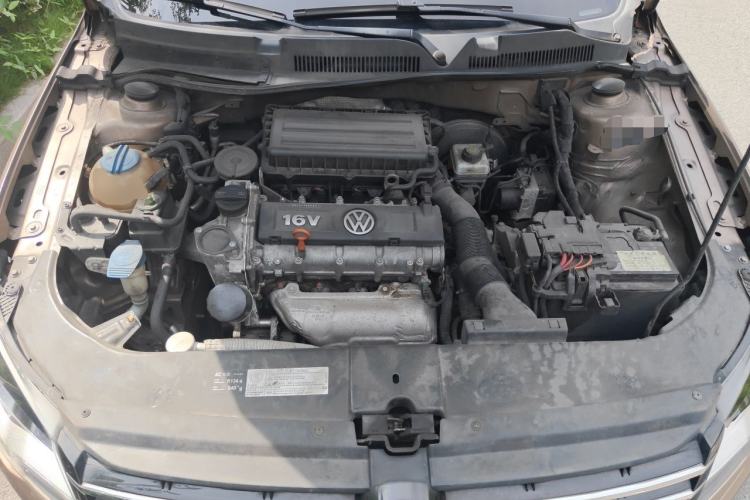 Used Volkswagen Bora 2015 Value Edition 1.6L Automatic Comfort Version Engine Bay