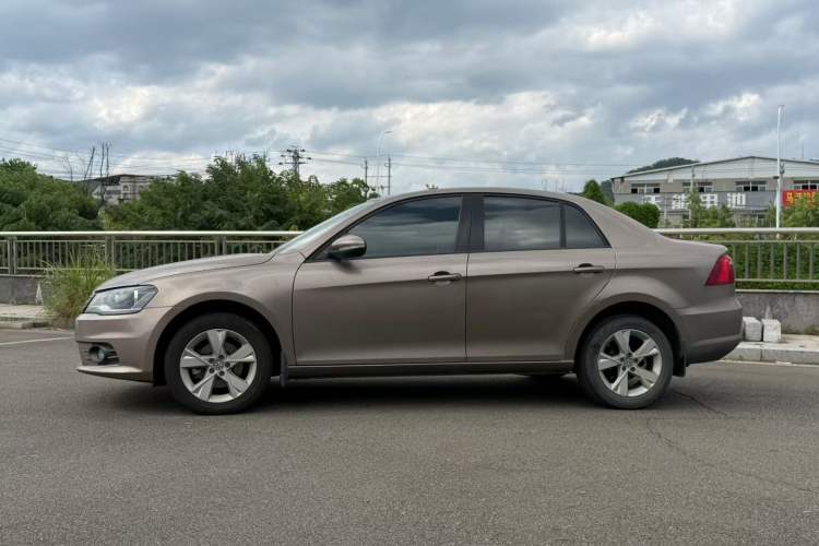 Used Volkswagen Bora 2015 Qihui Edition 1.6L Automatic Fashion Model Exterior 2