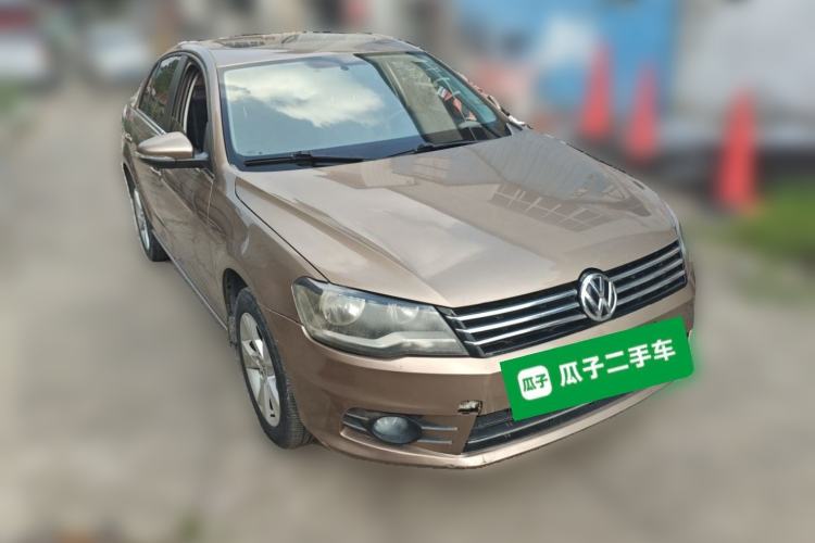 Used Volkswagen Bora 2015 Value Edition 1.6L Automatic Comfort Version Front Right 45 Deg
