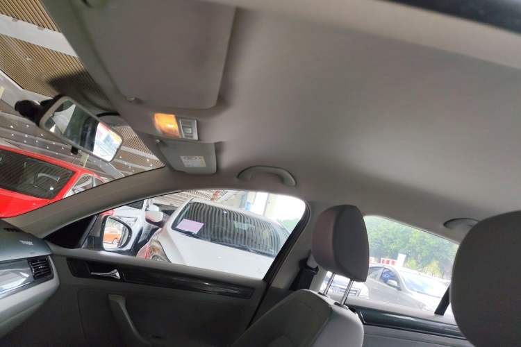 Used Volkswagen Bora 2015 Qihui Edition 1.6L Automatic Fashion Model Headliner