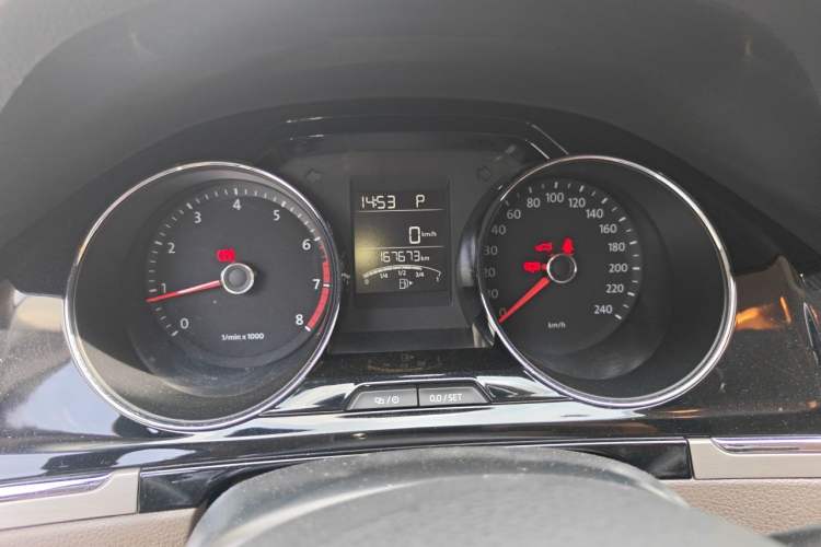 Used Volkswagen Bora 2015 Value Edition 1.6L Automatic Comfort Version Instrument Cluster