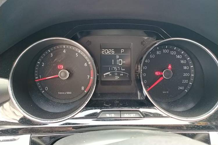 Used Volkswagen Bora 2015 Value Edition 1.6L Automatic Comfort Version Instrument Cluster