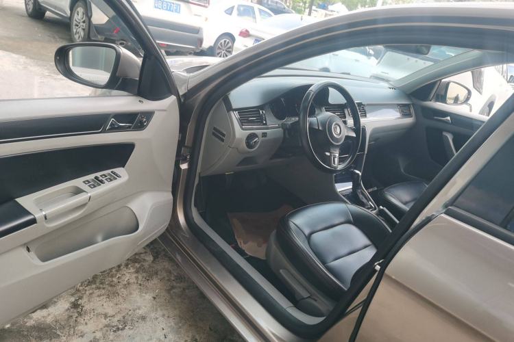 Used Volkswagen Bora 2015 Qihui Edition 1.6L Automatic Fashion Model Interior 3