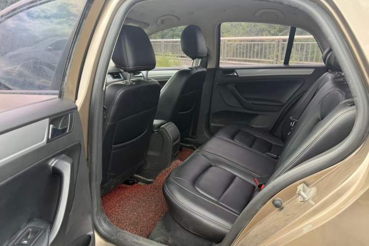 Used Volkswagen Bora 2015 Qihui Edition 1.6L Automatic Fashion Model Interior 3