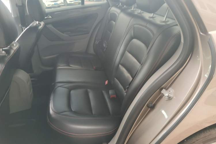 Used Volkswagen Bora 2015 Qihui Edition 1.6L Automatic Fashion Model Interior 4