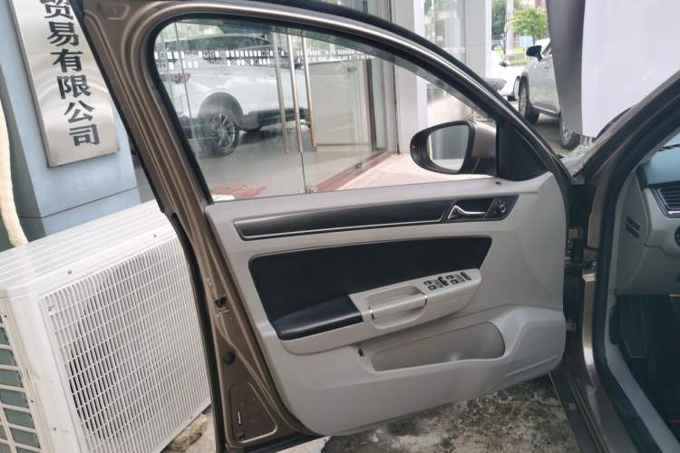 Used Volkswagen Bora 2015 Qihui Edition 1.6L Automatic Fashion Model Interior 7