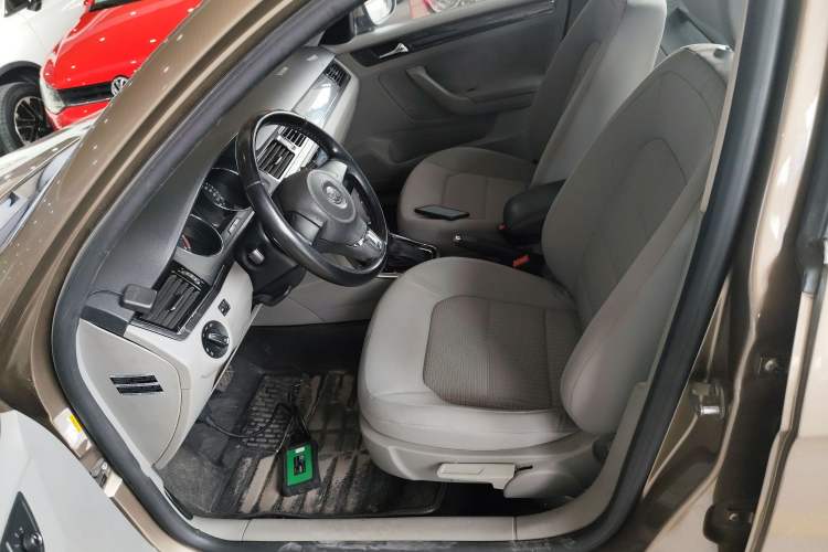 Used Volkswagen Bora 2015 Qihui Edition 1.6L Automatic Fashion Model Left Front Seat