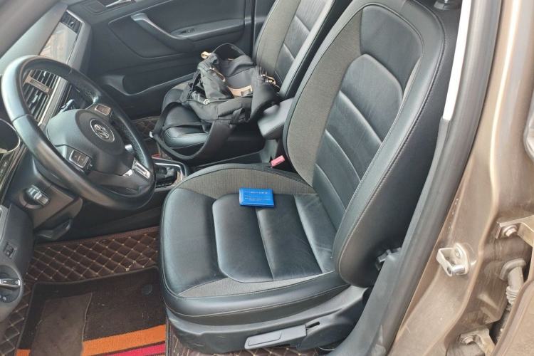 Used Volkswagen Bora 2015 Value Edition 1.6L Automatic Comfort Version Left Front Seat