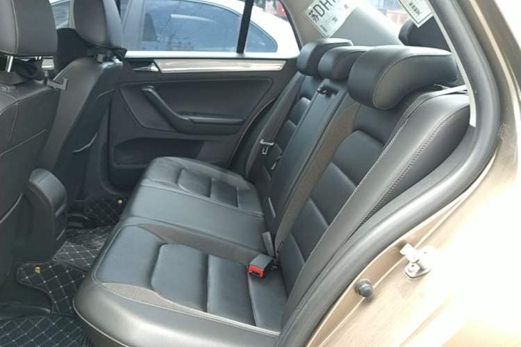 Used Volkswagen Bora 2015 Value Edition 1.6L Automatic Comfort Version Left Rear Seat