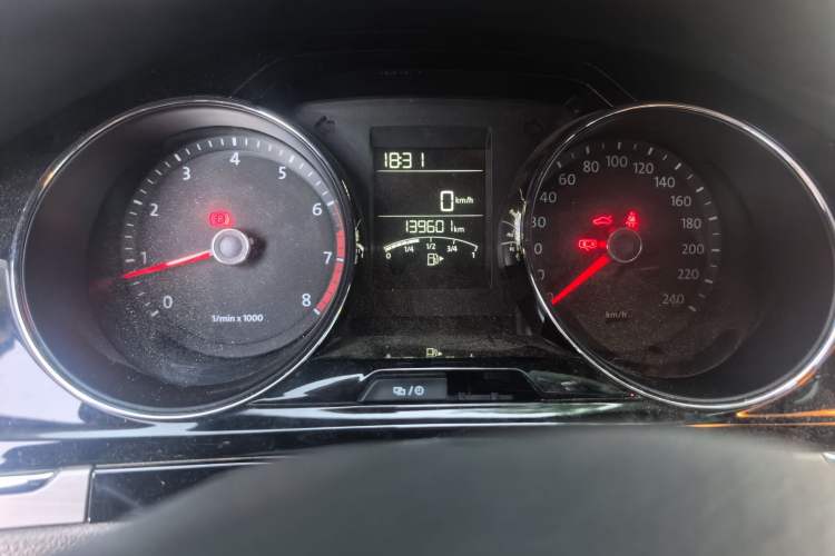 Used Volkswagen Bora 2015 Zhuihui Edition 1.6L Manual Comfort Model Odometer Close Up