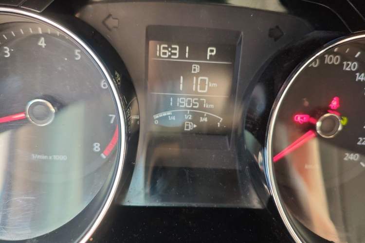 Used Volkswagen Bora 2015 Value Edition 1.6L Automatic Comfort Version Odometer Close Up